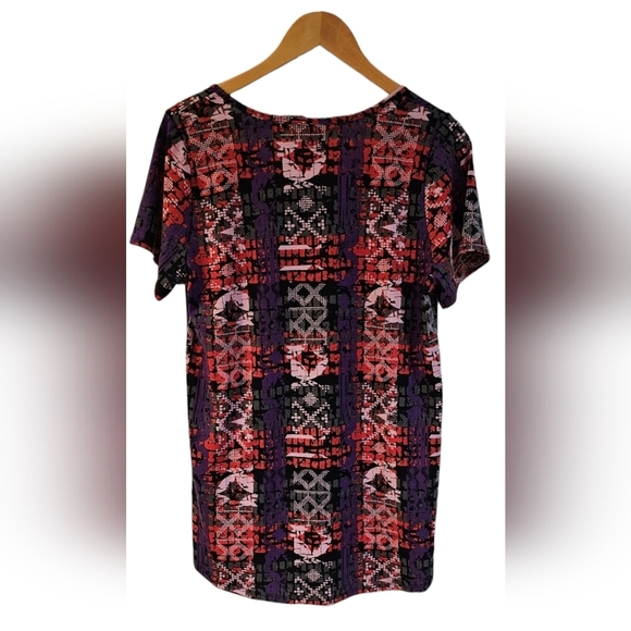 LuLaRoe - Red and Purple Short Sleeve Graphic Tunic Longer In The Back To Cover‍ - Picture 2 of 5